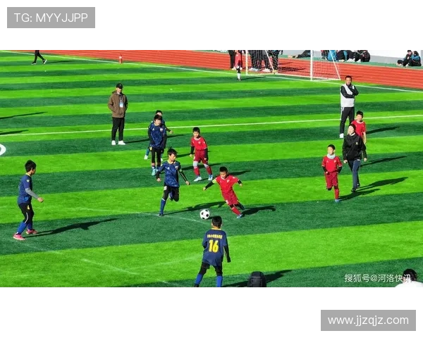 足球明星齐聚致敬手势视频展现团结与热爱足球精神